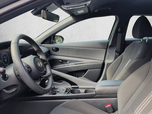 Used 2025 Hyundai Elantra SEL FWD image 10