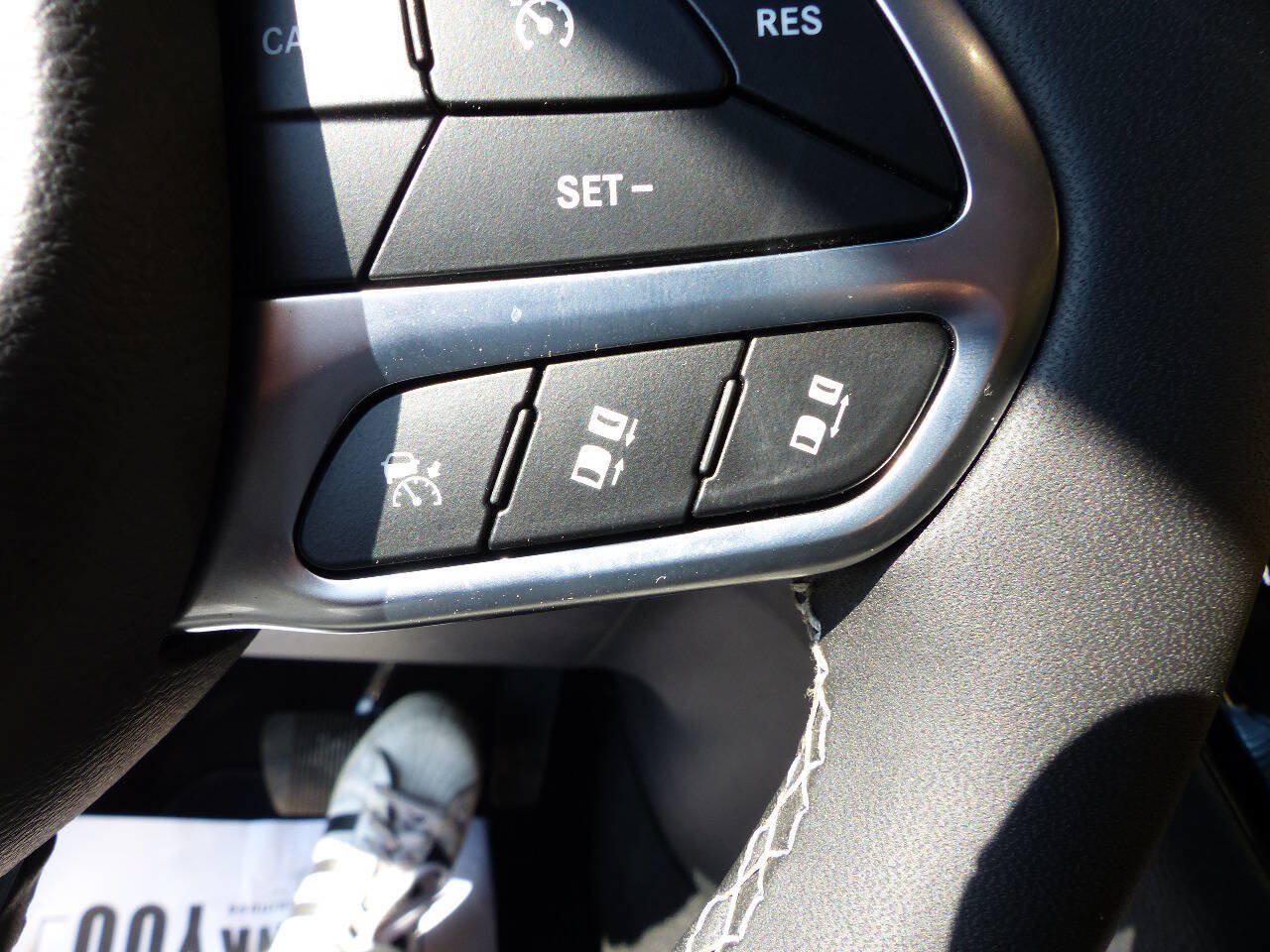 Used 2026 Chrysler Pacifica Select FWD image 27
