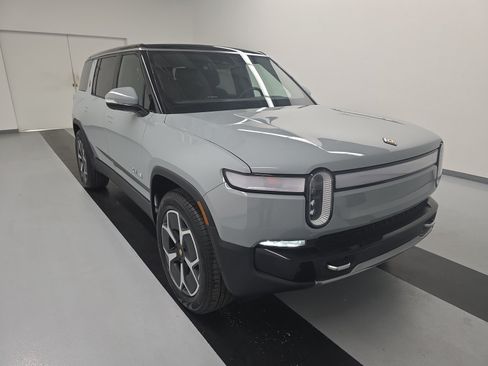 Used 2024 Rivian R1S Adventure AWD/4WD image 7