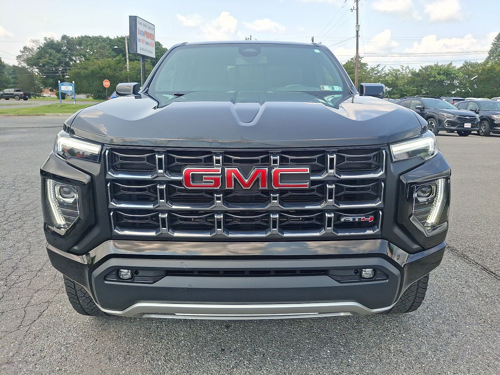 Used 2023 GMC Canyon AT4 w/ AT4 Premium Package AWD/4WD image 2