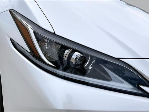 Certified 2025 Lexus ES 350 w/ Premium Package FWD image 28