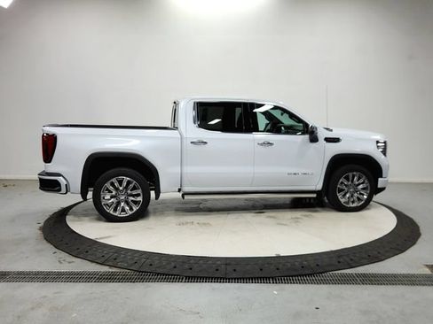 Used 2026 GMC Sierra 1500 Denali w/ Denali Reserve Package AWD/4WD image 9