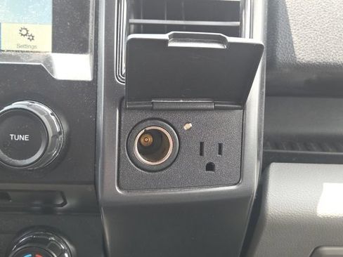 Used 2017 Ford F150 XLT w/ Equipment Group 302A Luxury AWD/4WD image 32