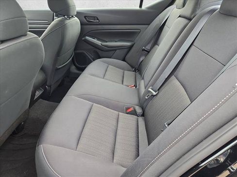 Used 2025 Nissan Altima 2.5 SV FWD image 18