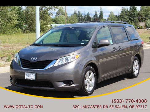 Used 2012 Toyota Sienna LE FWD image 31