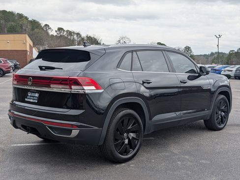 Used 2024 Volkswagen Atlas Cross Sport SE image 9
