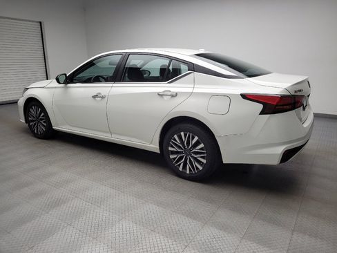 Used 2025 Nissan Altima 2.5 SV AWD/4WD image 3
