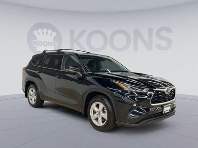 Used 2022 Toyota Highlander LE