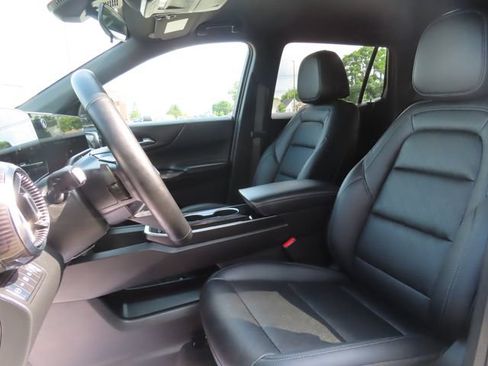 Used 2025 Chevrolet Equinox LT w/ Convenience Package II AWD/4WD image 18