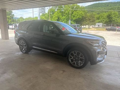 Certified 2025 Ford Explorer Platinum w/ Ultimate Package AWD/4WD image 3