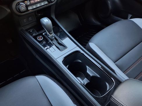 Used 2023 Nissan Kicks SR w/ SR Premium Package image 16