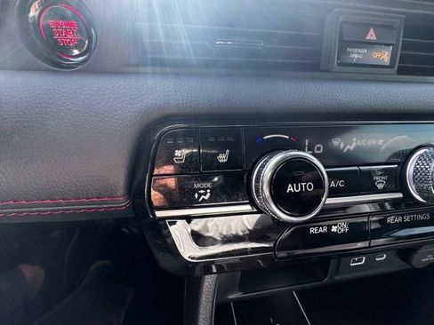 Used 2025 Honda Pilot Black Edition image 31