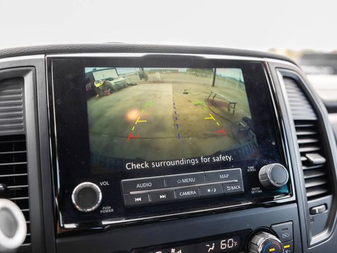 Used 2022 Nissan Titan SV w/ SV Convenience Package image 26