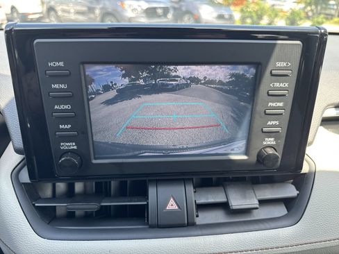 Used 2019 Toyota RAV4 XLE AWD/4WD image 25