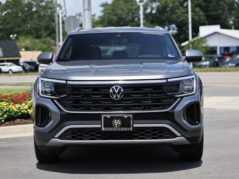 Used 2025 Volkswagen Atlas Cross Sport SE AWD/4WD image 13