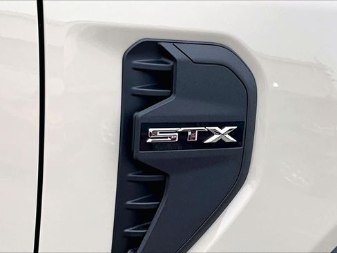 Used 2025 Ford Ranger XL image 9