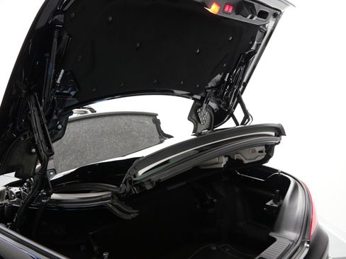 Used 2018 Mercedes-Benz SL 550 image 33