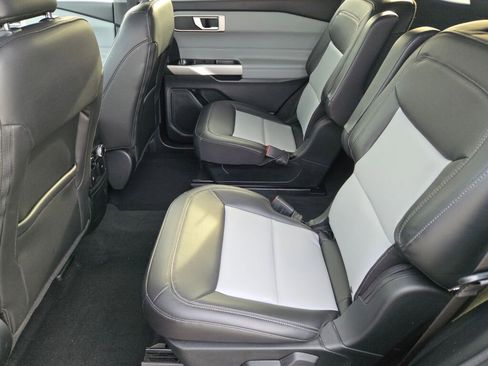 Used 2022 Ford Explorer XLT w/ Equipment Group 202A image 19