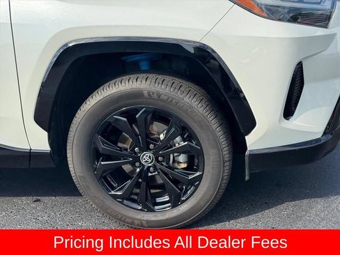 Used 2022 Toyota RAV4 SE AWD/4WD image 9