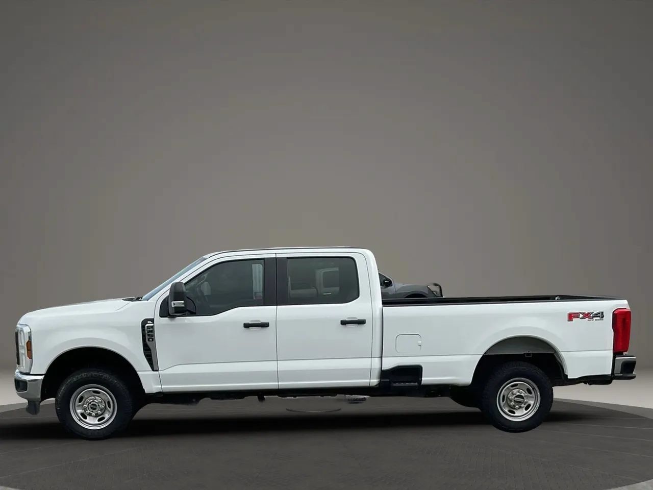 Used 2024 Ford F250 XL w/ FX4 Off-Road Package AWD/4WD image 2
