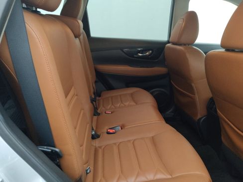 Used 2018 Nissan Rogue SL w/ Premium Package image 19