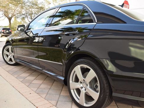 Used 2010 Mercedes-Benz E 350 4MATIC Sedan image 26