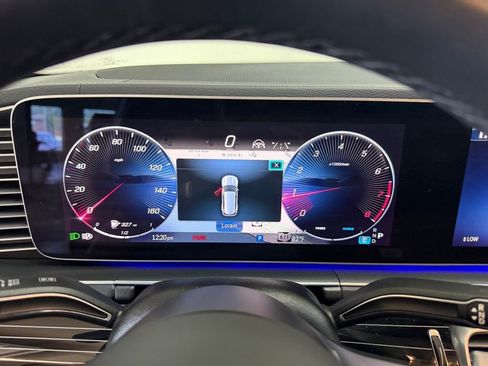 Used 2024 Mercedes-Benz GLS 580 4MATIC image 24