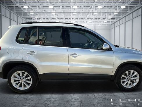 Used 2017 Volkswagen Tiguan Limited w/ Premium Package image 6