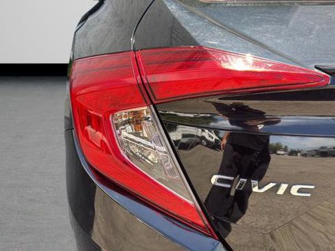 Used 2016 Honda Civic Touring image 31
