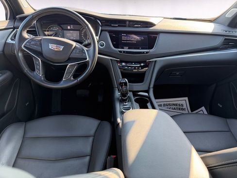 Used 2024 Cadillac XT5 Premium Luxury image 10