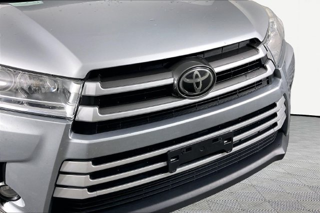 Used 2017 Toyota Highlander XLE AWD/4WD image 31