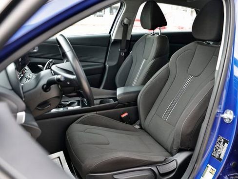 Used 2025 Hyundai Elantra SEL image 20