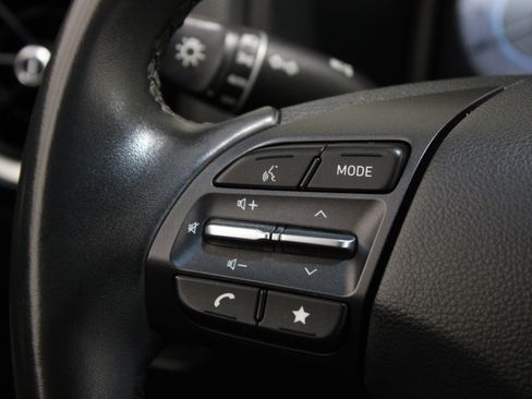 Used 2022 Hyundai Kona Limited image 10