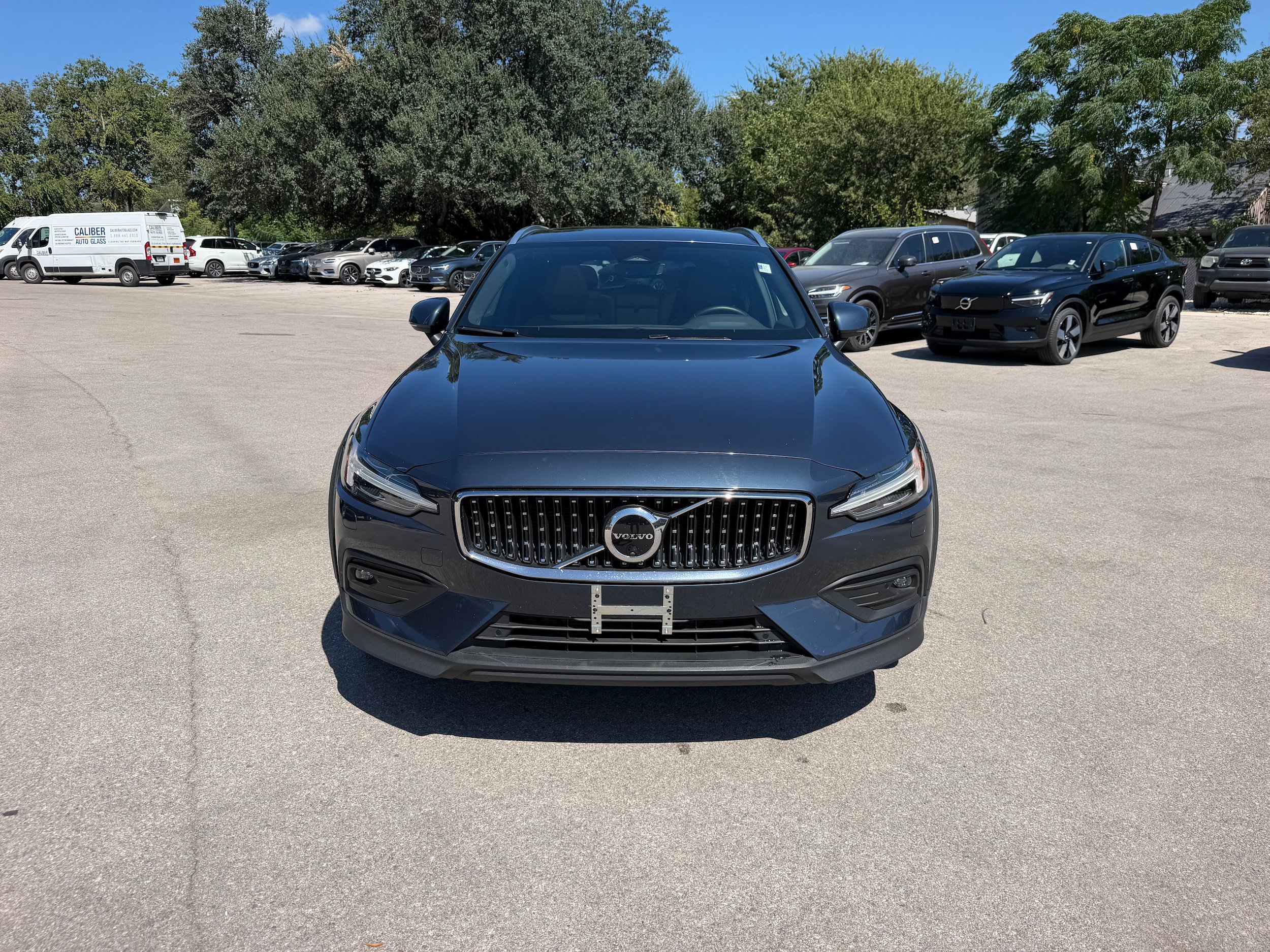 Certified 2025 Volvo V60 B5 Cross Country Plus AWD/4WD image 8