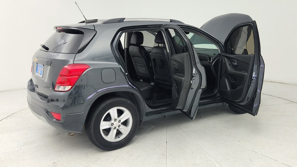 Used 2018 Chevrolet Trax LT w/ LT Convenience Package FWD image 12
