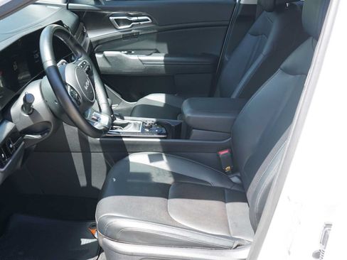 Certified 2023 Kia Sportage EX FWD image 8