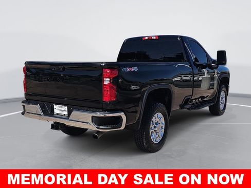 Used 2024 Chevrolet Silverado 2500 LT AWD/4WD image 3