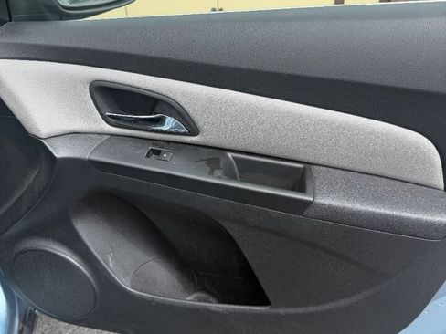 Used 2012 Chevrolet Cruze LS FWD image 3