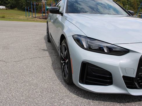 Used 2026 BMW 430i xDrive w/ M Sport Package AWD/4WD image 46
