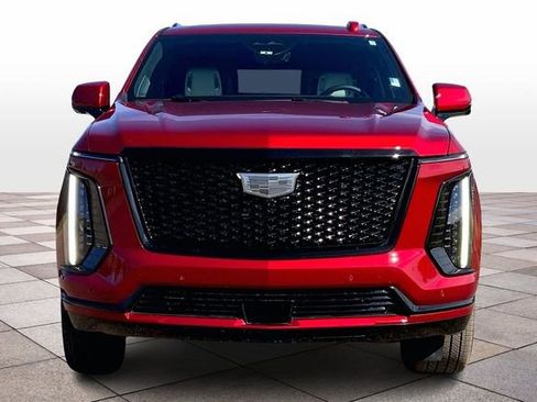 Used 2025 Cadillac Escalade ESV Sport Platinum image 3