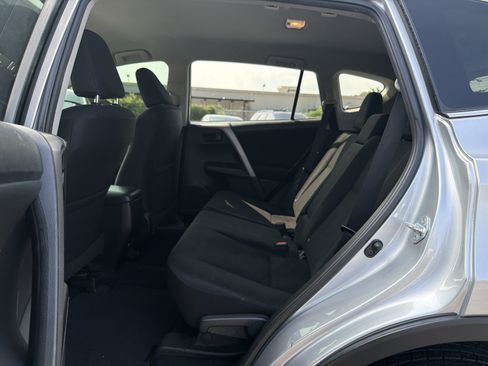 Used 2016 Toyota RAV4 LE FWD image 28