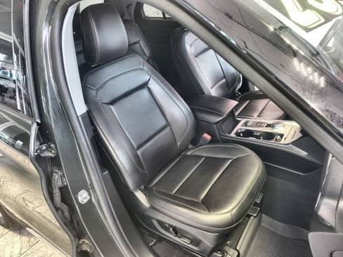 Used 2023 Ford Explorer XLT w/ Equipment Group 202A AWD/4WD image 25