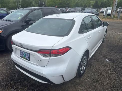 Used 2020 Toyota Corolla LE FWD image 5