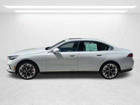 New 2027 BMW 530i xDrive w/ Premium Package AWD/4WD image 7
