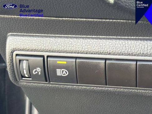 Used 2025 Toyota Corolla LE FWD image 29