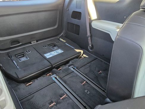 Used 2024 Kia Carnival LX FWD image 15