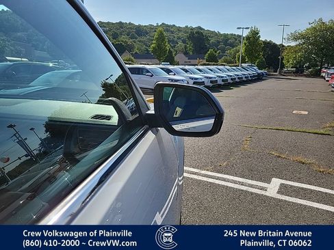 Used 2024 Volkswagen Atlas Cross Sport SE w/ Panoramic Sunroof Package AWD/4WD image 35