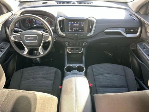Used 2022 GMC Terrain SLE image 18