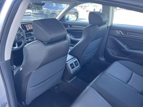 Used 2018 Honda Accord EX image 21