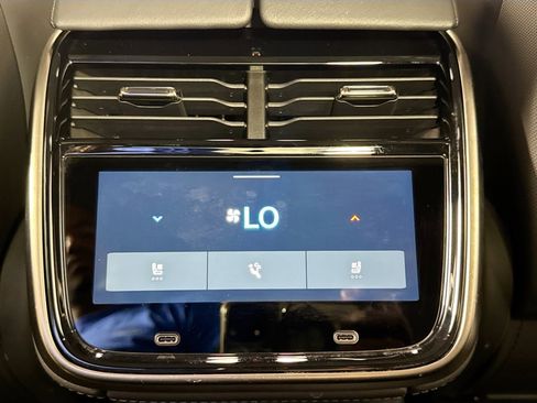 Used 2022 Rivian R1T Adventure image 30